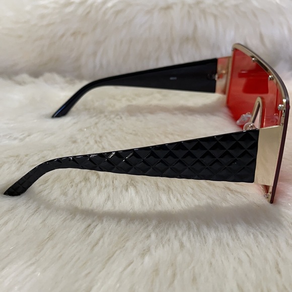 Oversize Sunglasses - Picture 6 of 9